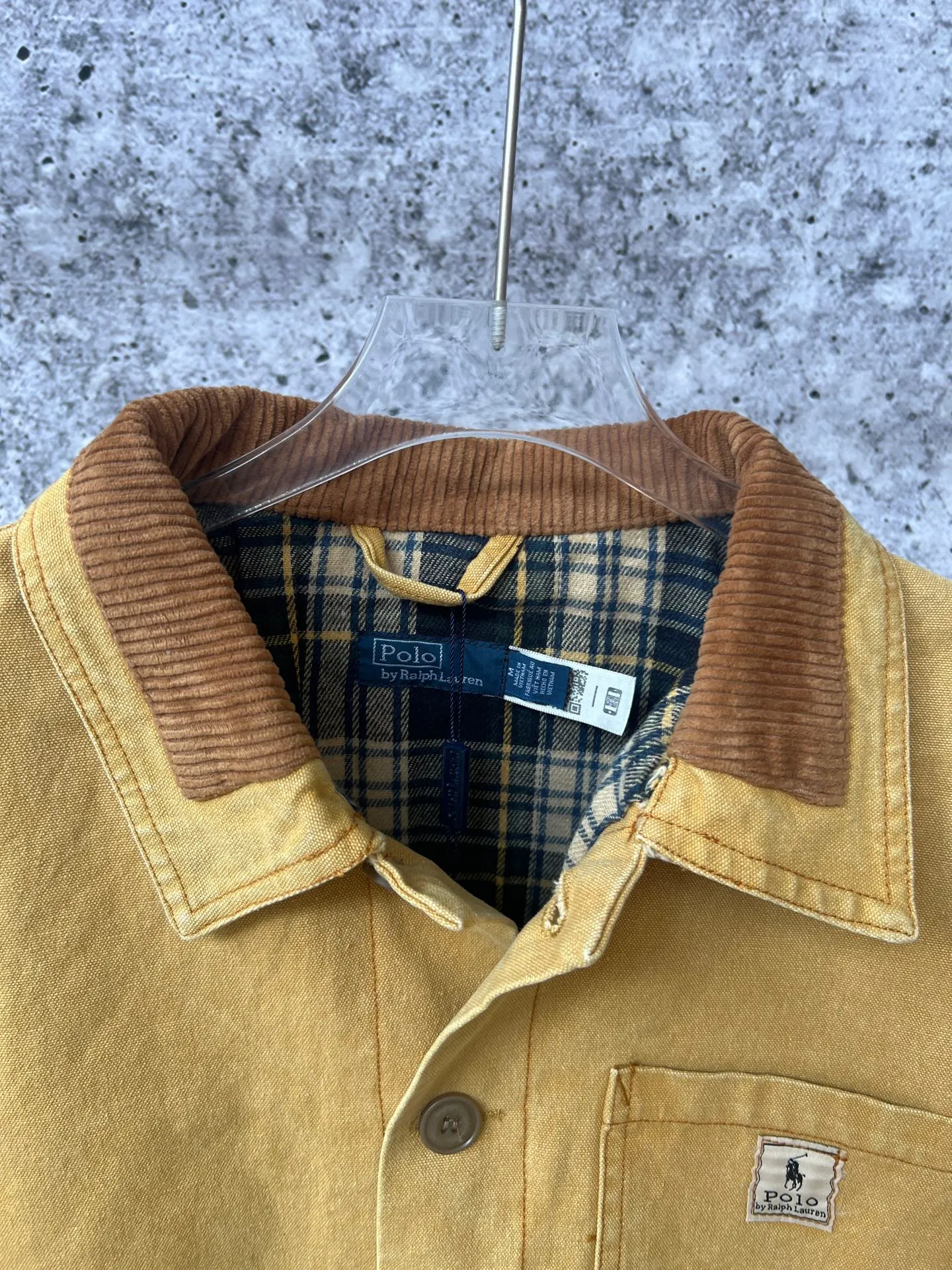 P530 Ralph Lauren Chinese and Cuban style workwear patchwork jacket for men and women. The entire garment is spliced ​​with fabrics in multiple places. The complex craftsmanship details are clear at a glance. The craftsmanship restores the original product. Washing of ready-to-wear garments adds texture. The loose-fitting khaki color is the first choice for autumn matching.